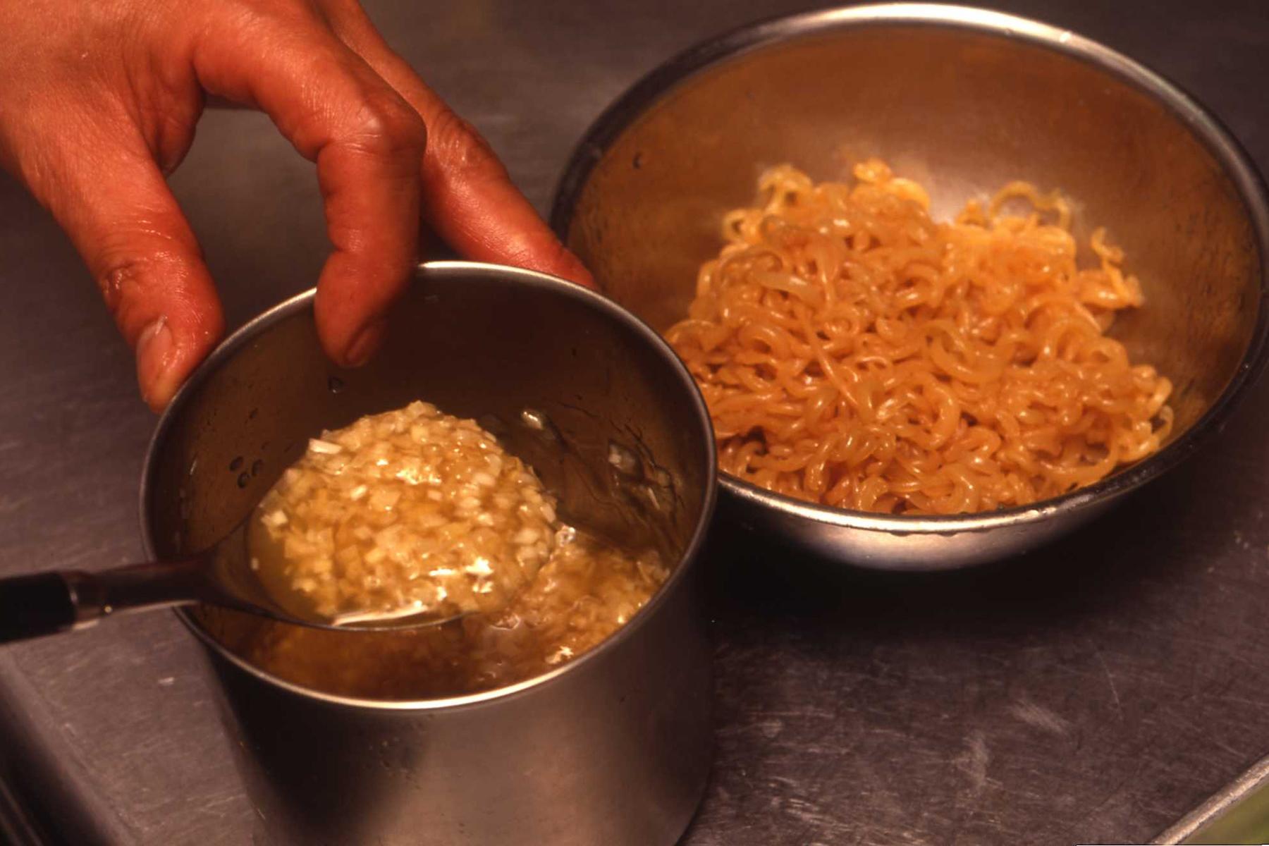 海蜇皮を仕上げる