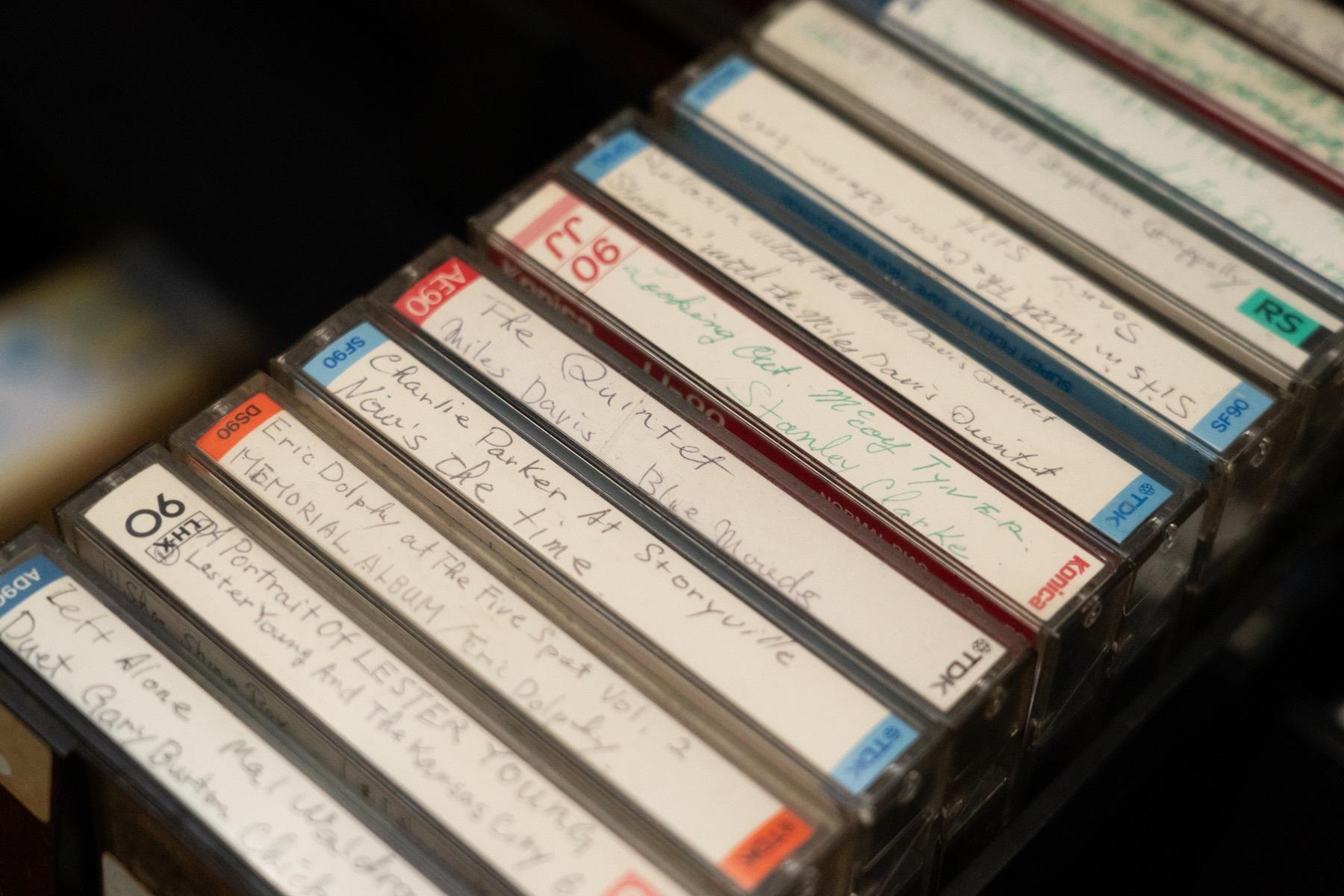 「カセットテープの音源をデジタル変換できるプレイヤーを買ったの」と敦子さん。しかし音はいまいちだったらしい。