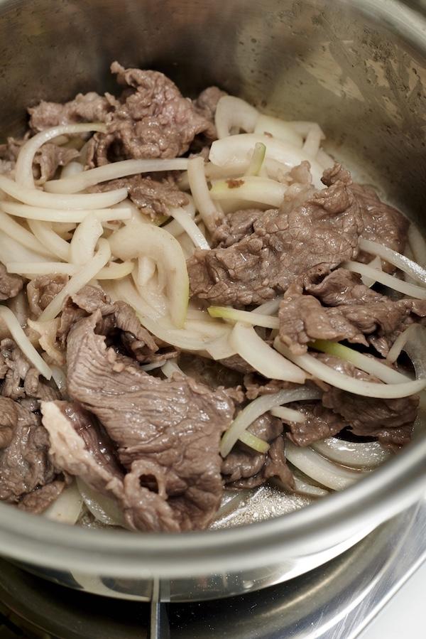 しんなりとして色がついたなら、旨味たっぷりの肉汁を“含んでいる”証。