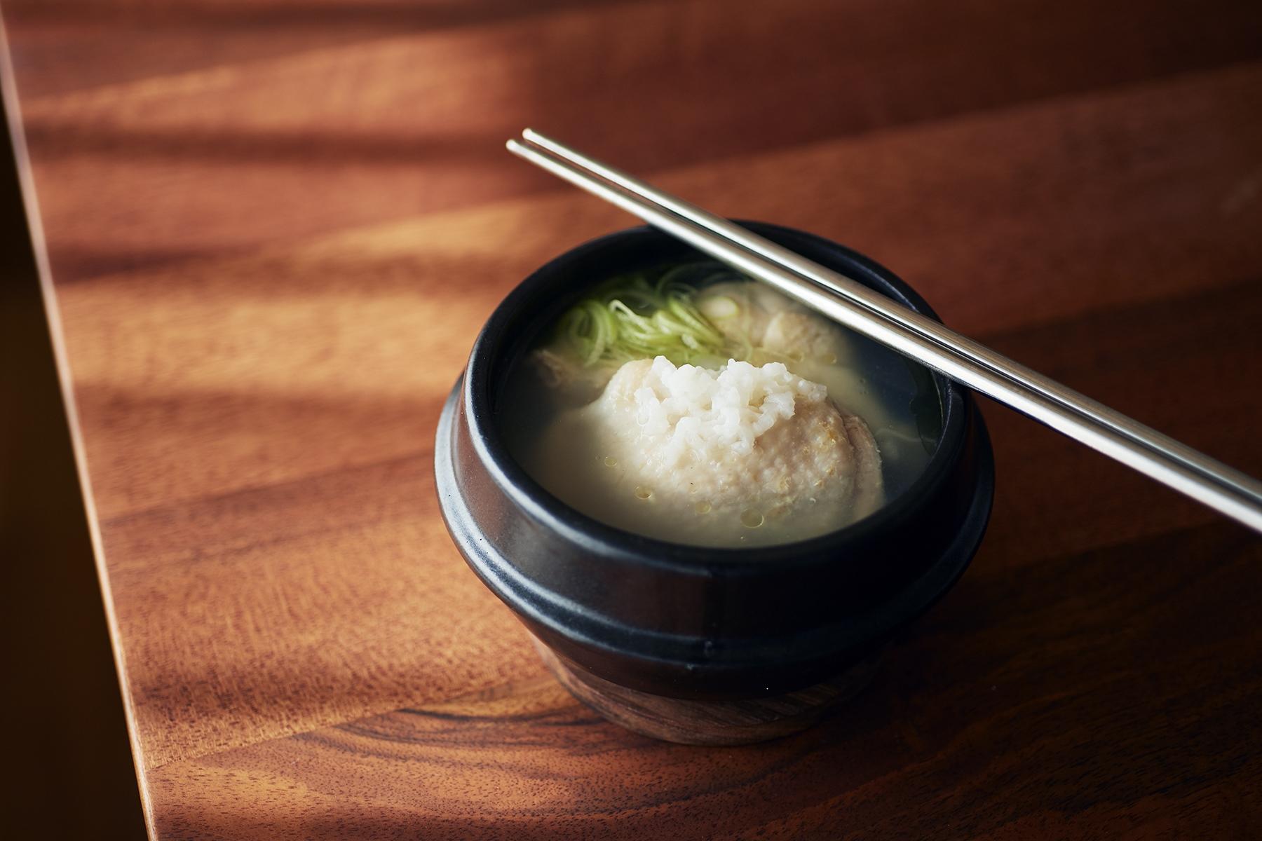 ごま油を垂らすと香りに変化が出るので、お好みで試してみてください。