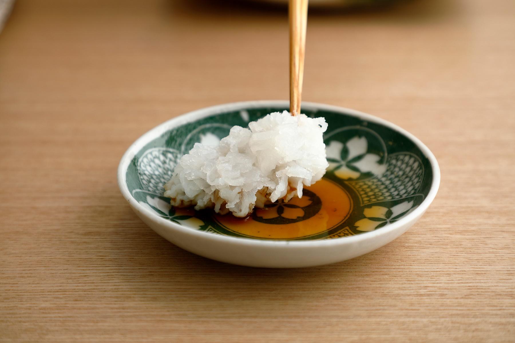 焼き鱧。0,000円。京都の夏が来たことを「天むす 喜多」のカウンターで鱧が教えてくれた。