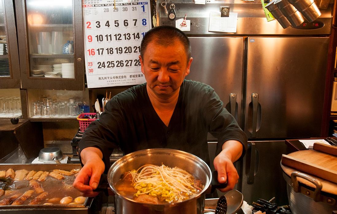 数々のおでん種に野菜。つゆもたっぷり！