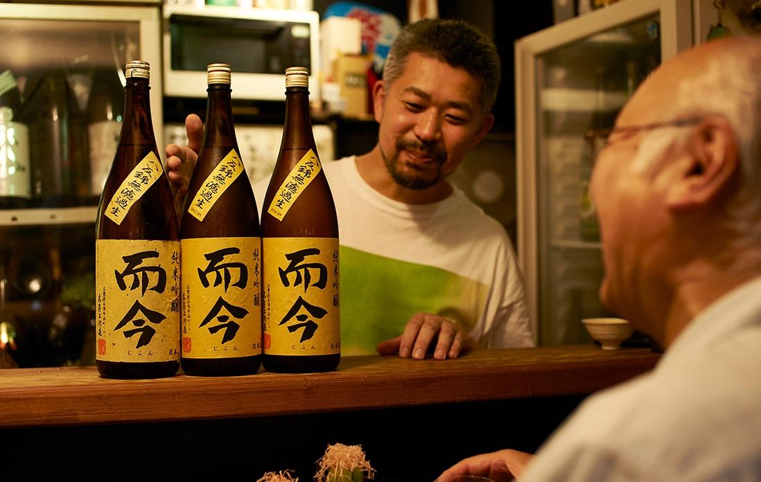 丁寧に説明をしてくれる、店主のHALさん。