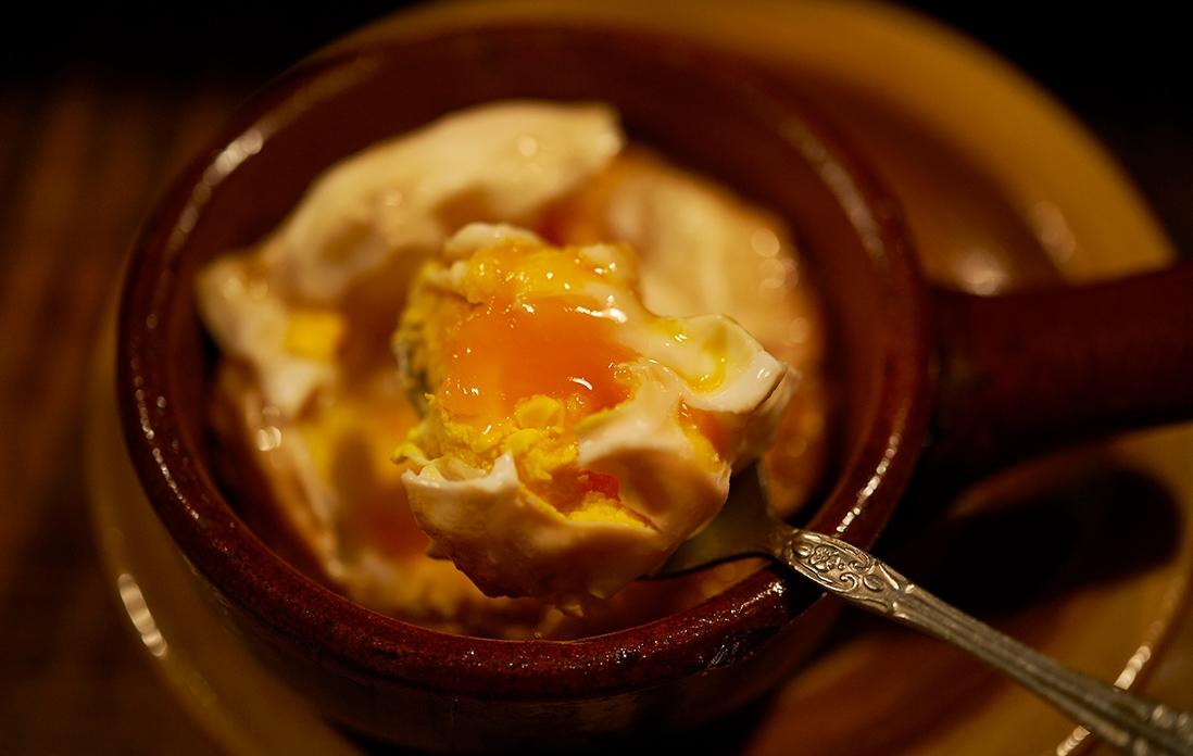 こちらが名物の出雲やき。お母さん考案のオリジナル料理です。