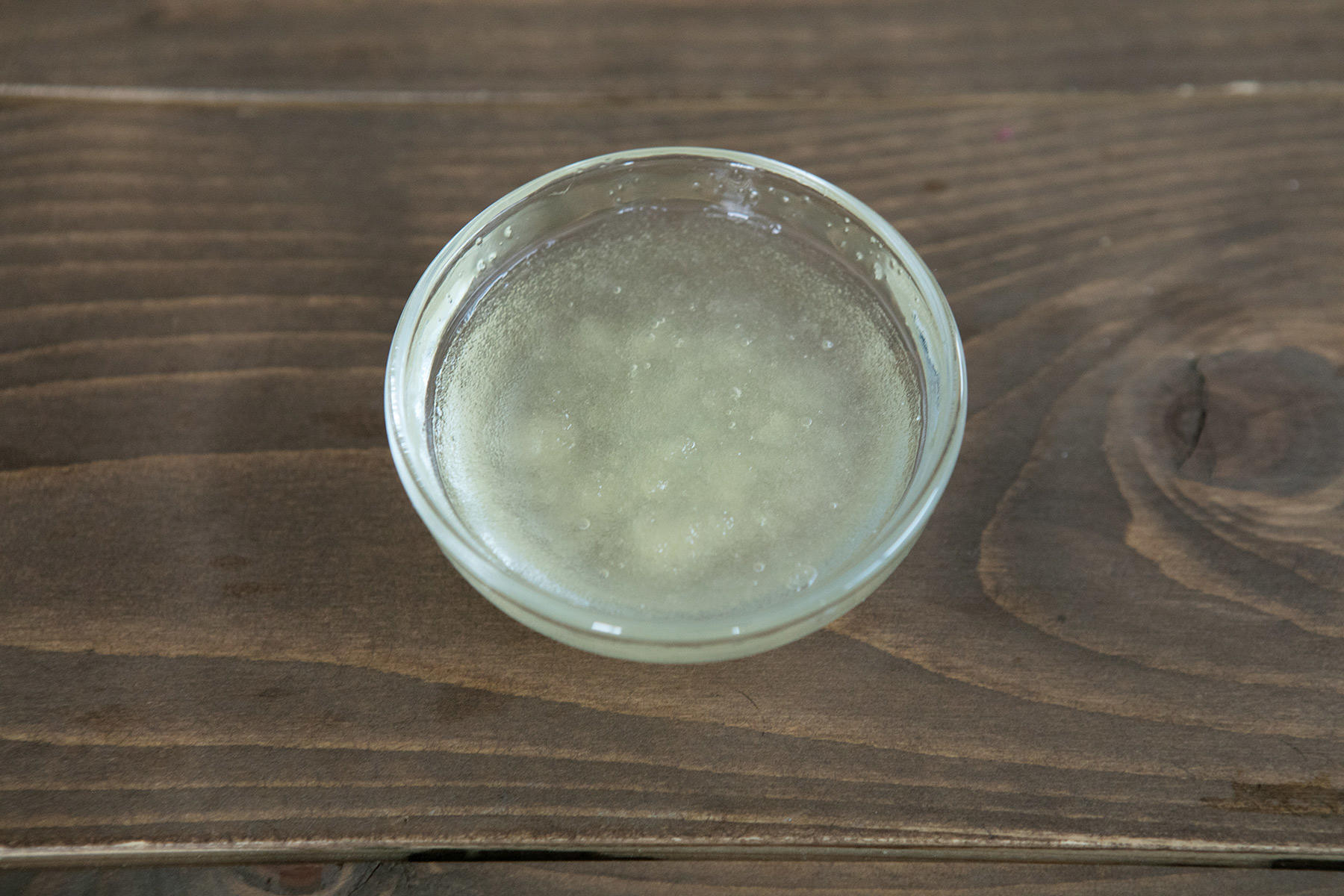 粉ゼラチンを溶かす