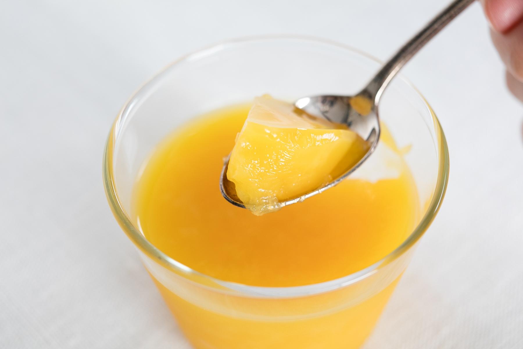 液体であれば、セラチンで固めてゼリーにすることができます(全部とは言えませんが)。ぜひ、試してみてください!