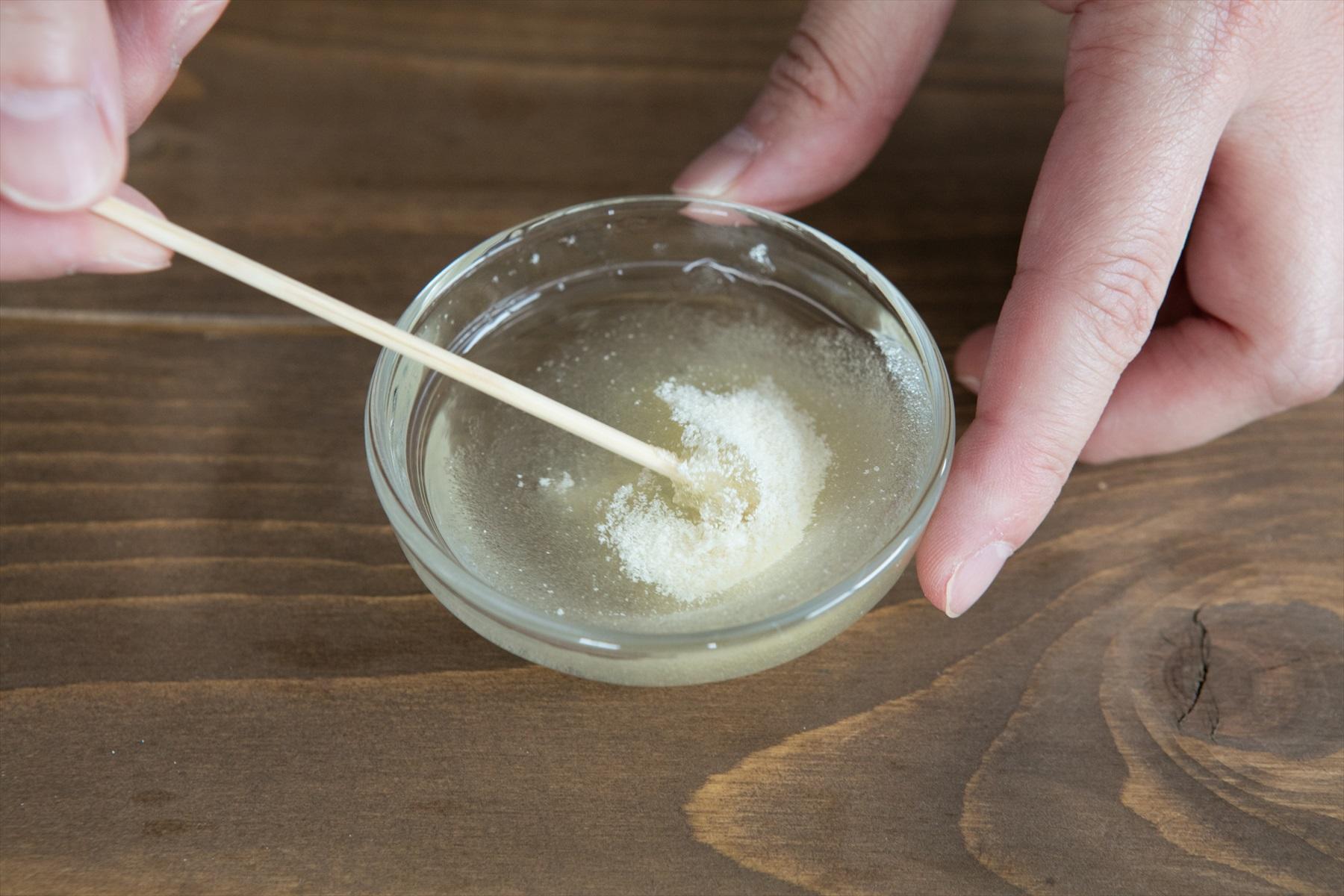 粉ゼラチンを溶かす