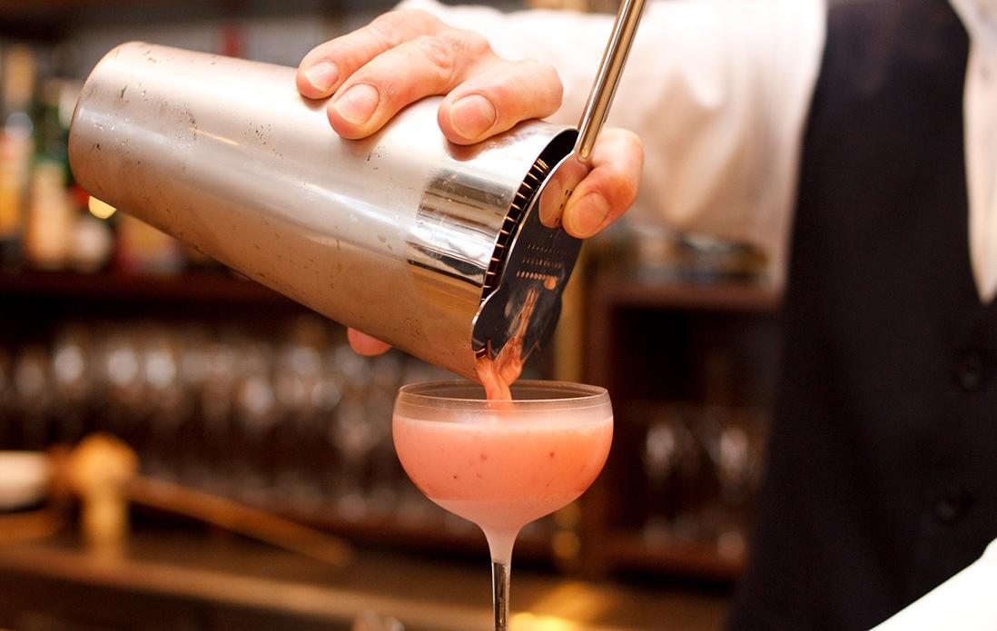 5、よく冷やしたグラスに注ぐ。完成！  