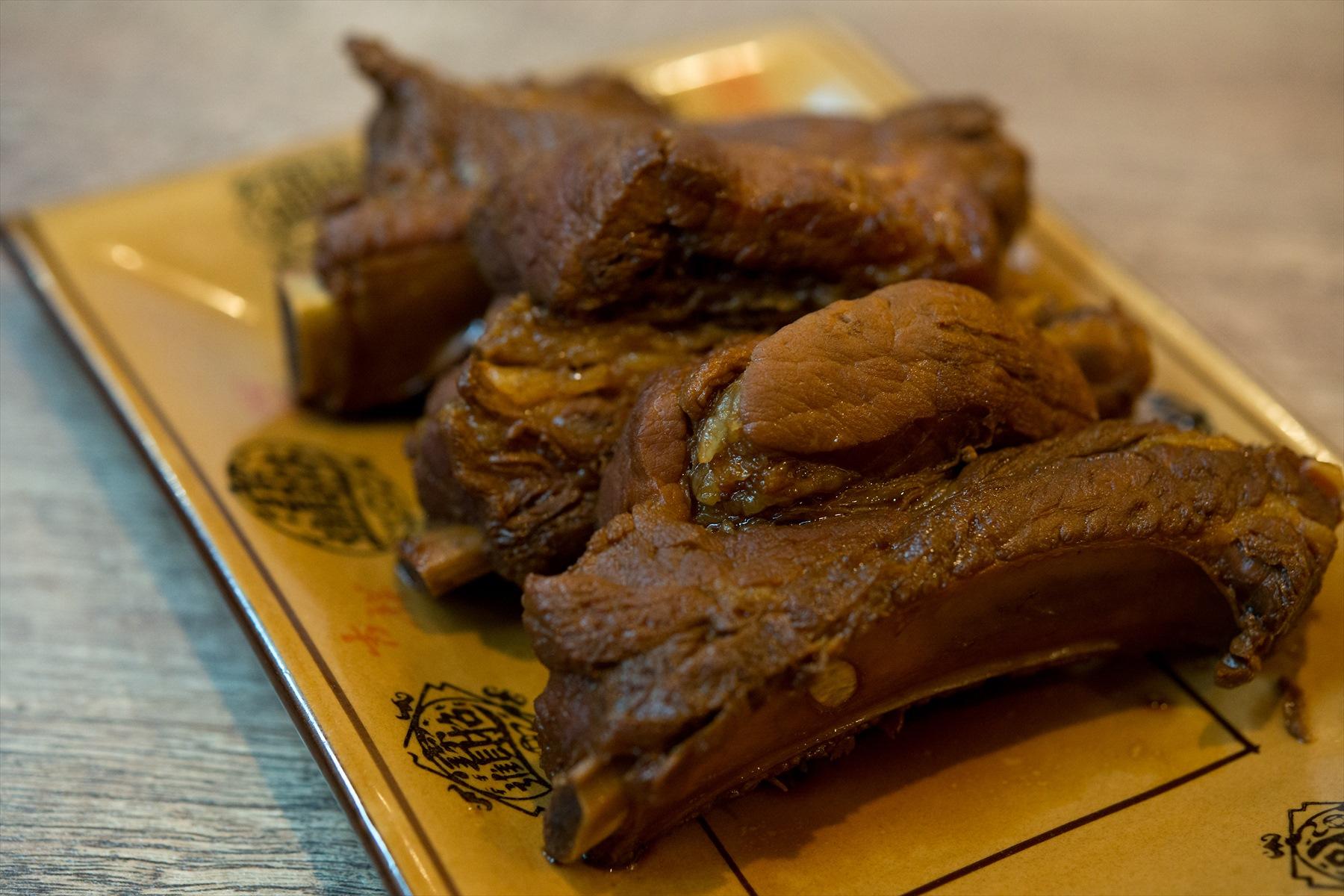 香辛料が香る！972円（3本）。1本324円でも注文できる。