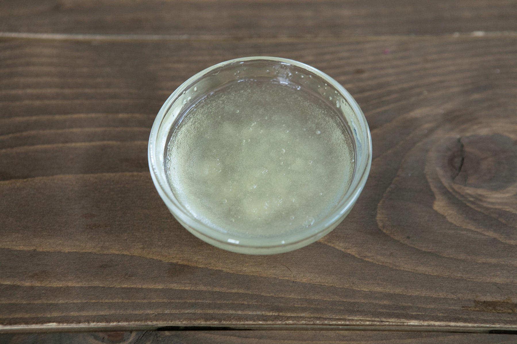 粉ゼラチンを溶かす