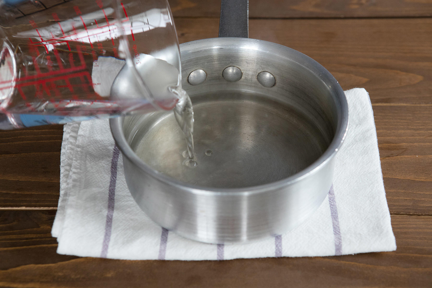 砂糖水を温める