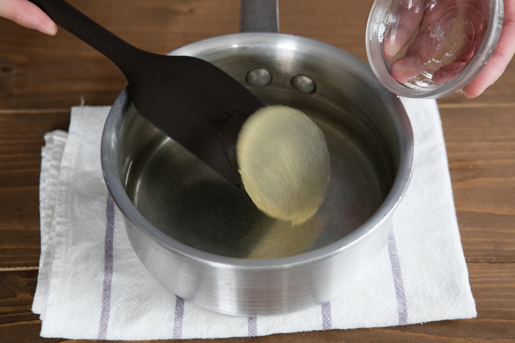 ゼラチンを溶かす