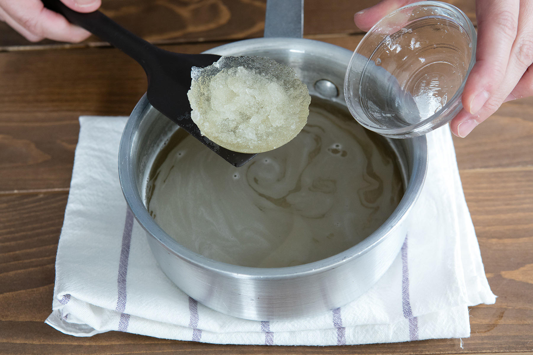 ゼラチンを溶かす