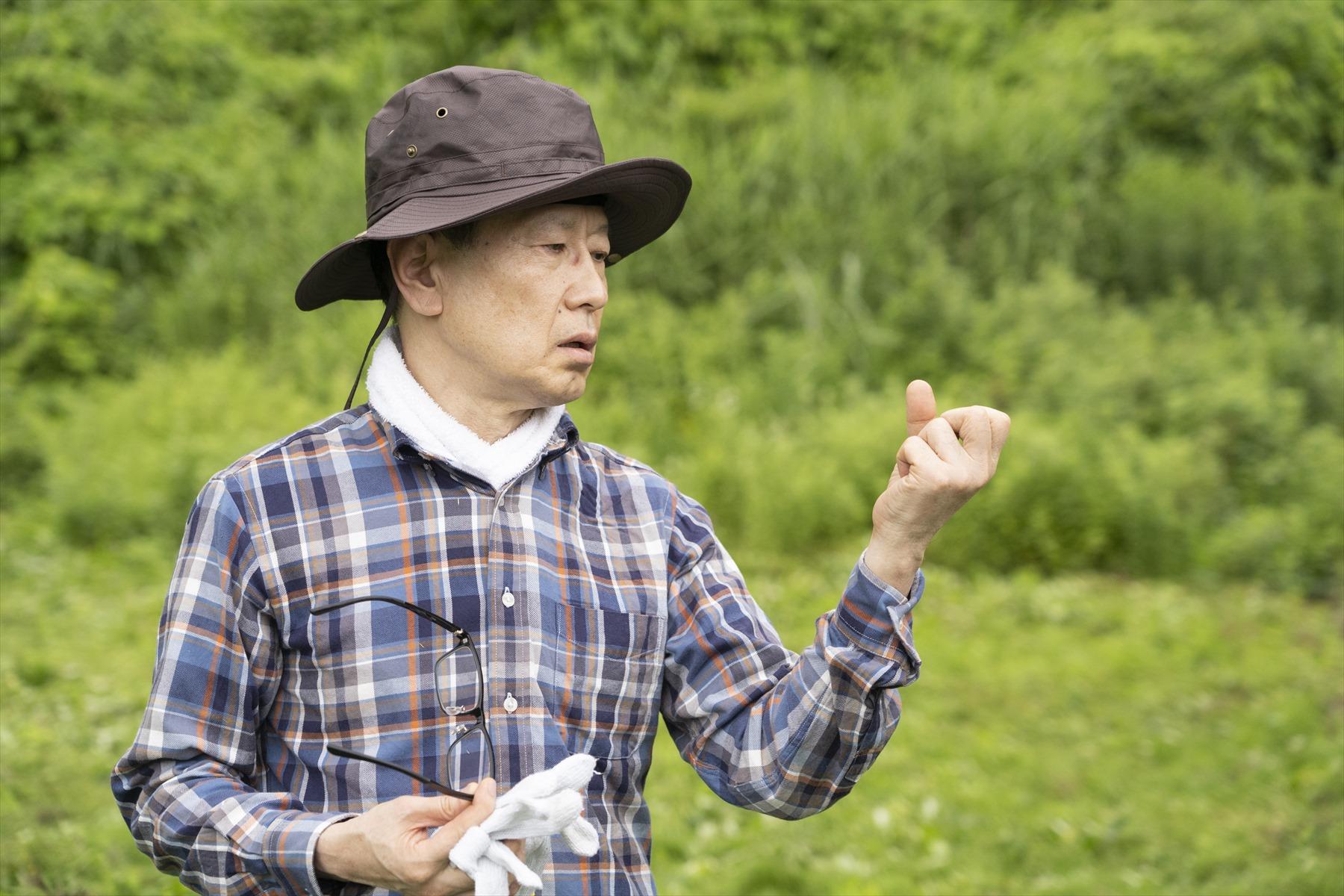 ビーバーのドドドドドドドドという振動で、手の動作がままならなくなった藤原さん。