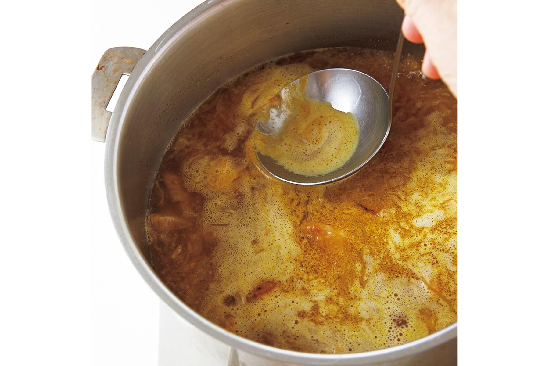 残りの具材を煮る