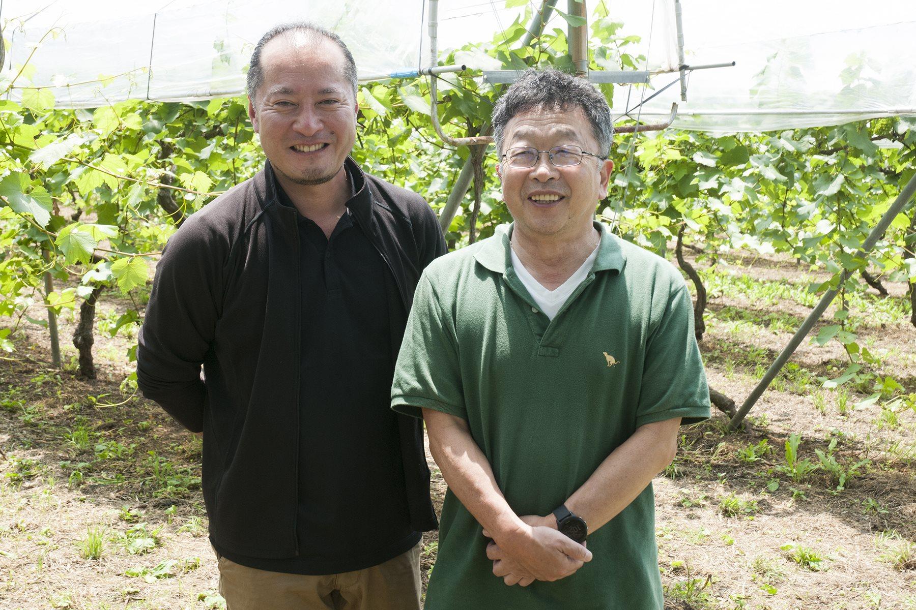 工場長の赤尾誠二さん(左)、社長の小畑曉さん(右)