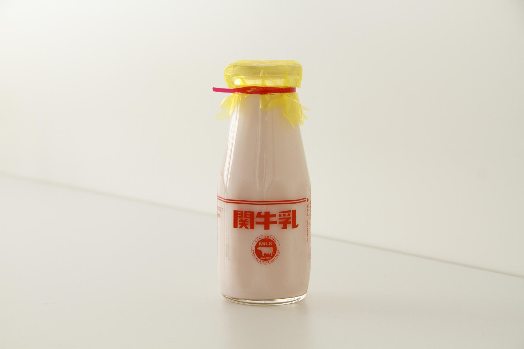 「関フルーツ」は、140円。岐阜県美濃市、愛知県北部にある温浴施設、道の駅などで販売。パック商品は、岐阜県関市にある「ローソン」「ファミリーマート」でも購入可能。