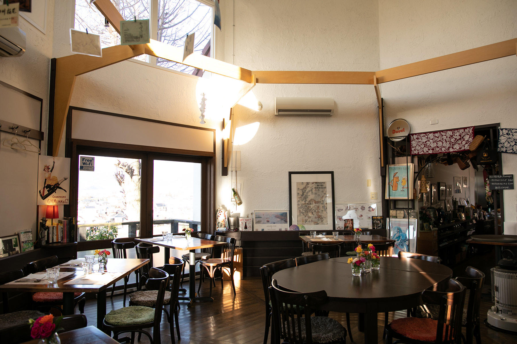 「ビストロ・ミル・プランタン」の店内