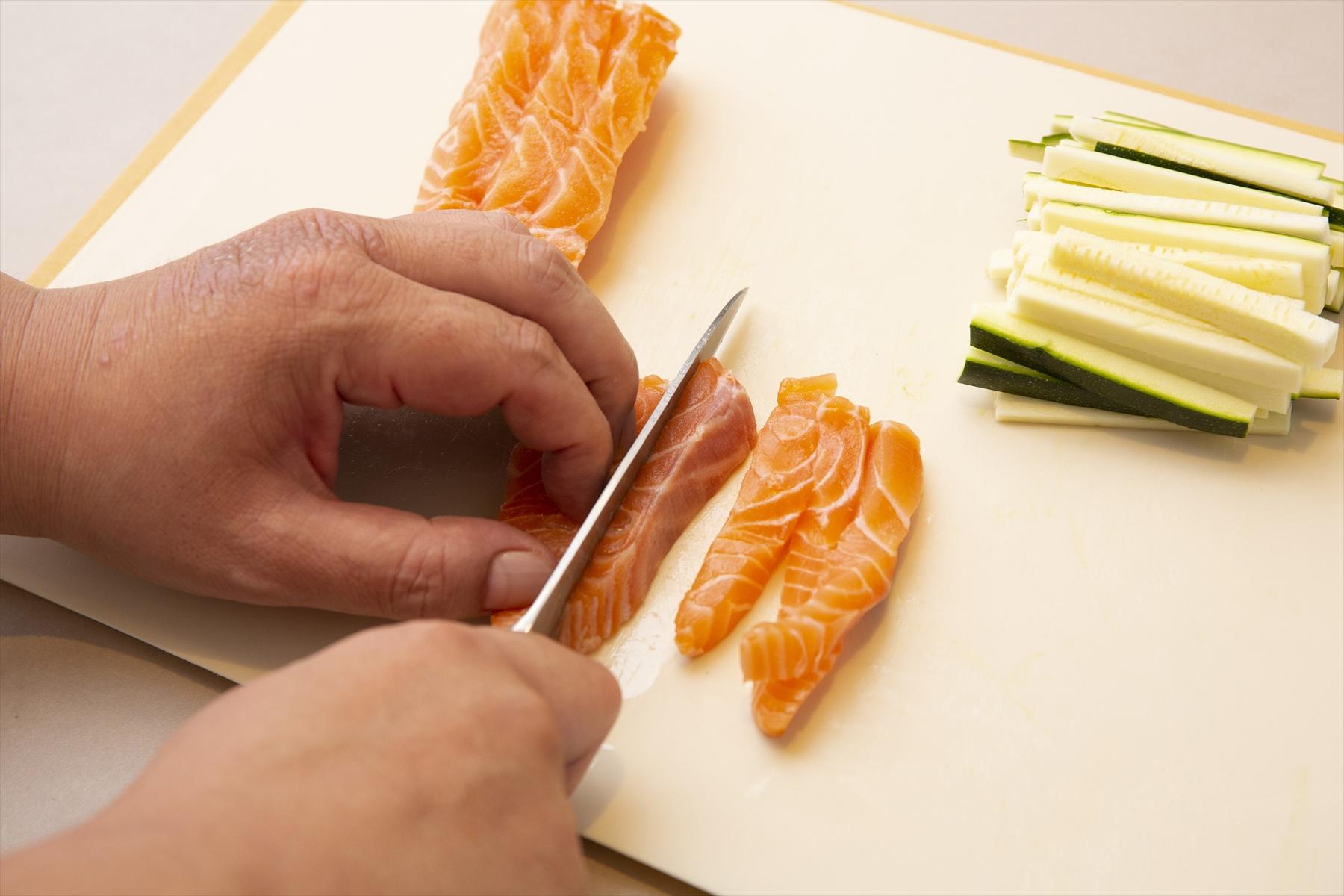 具はほぼ同じ長さの棒状に切る