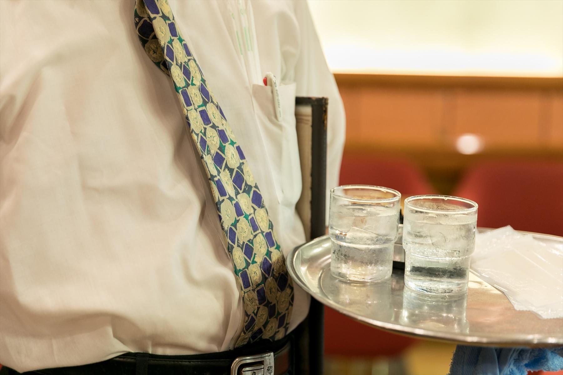 スタッフたちのネクタイ