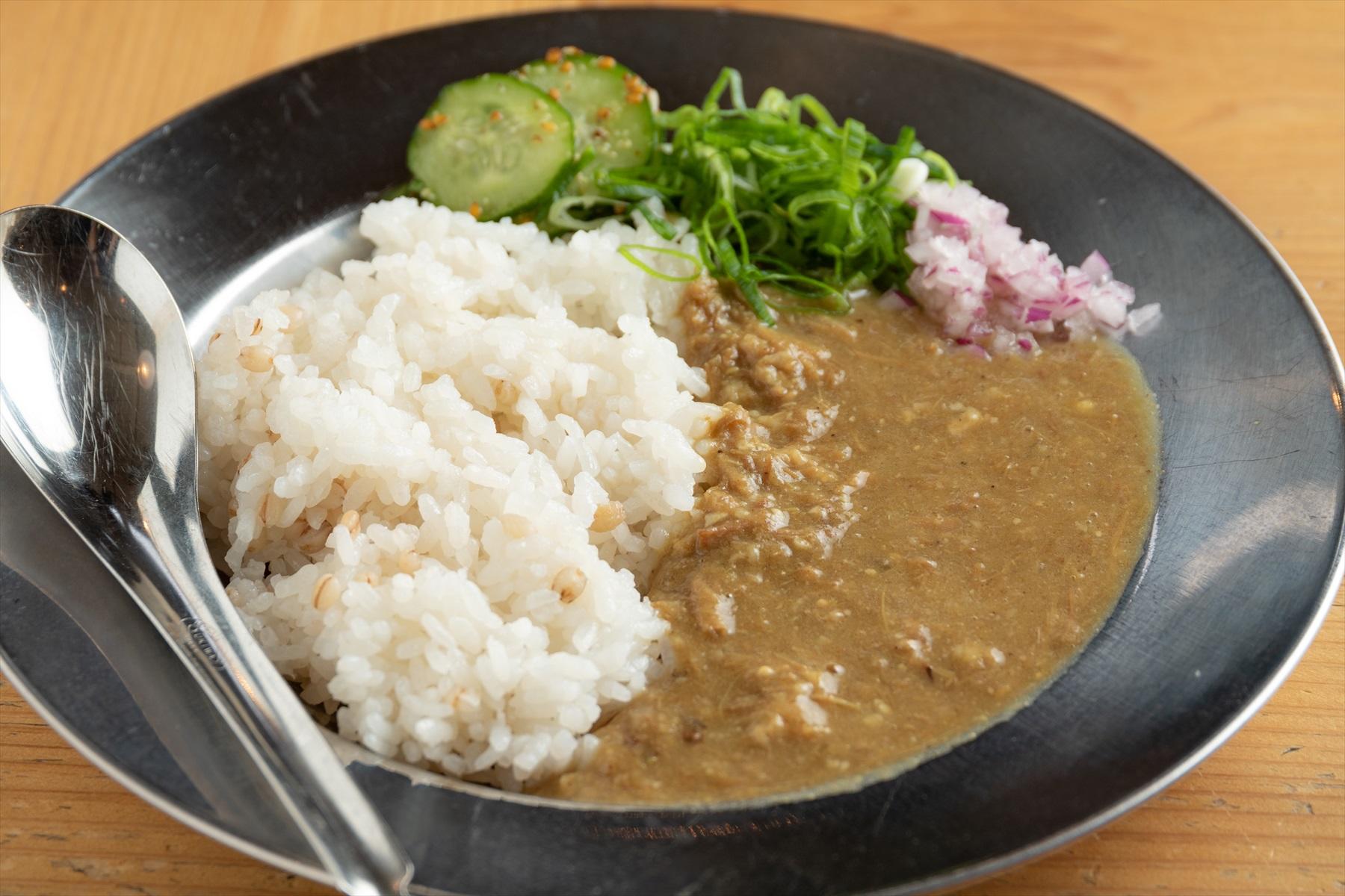 煮干と白金豚の出汁カレー