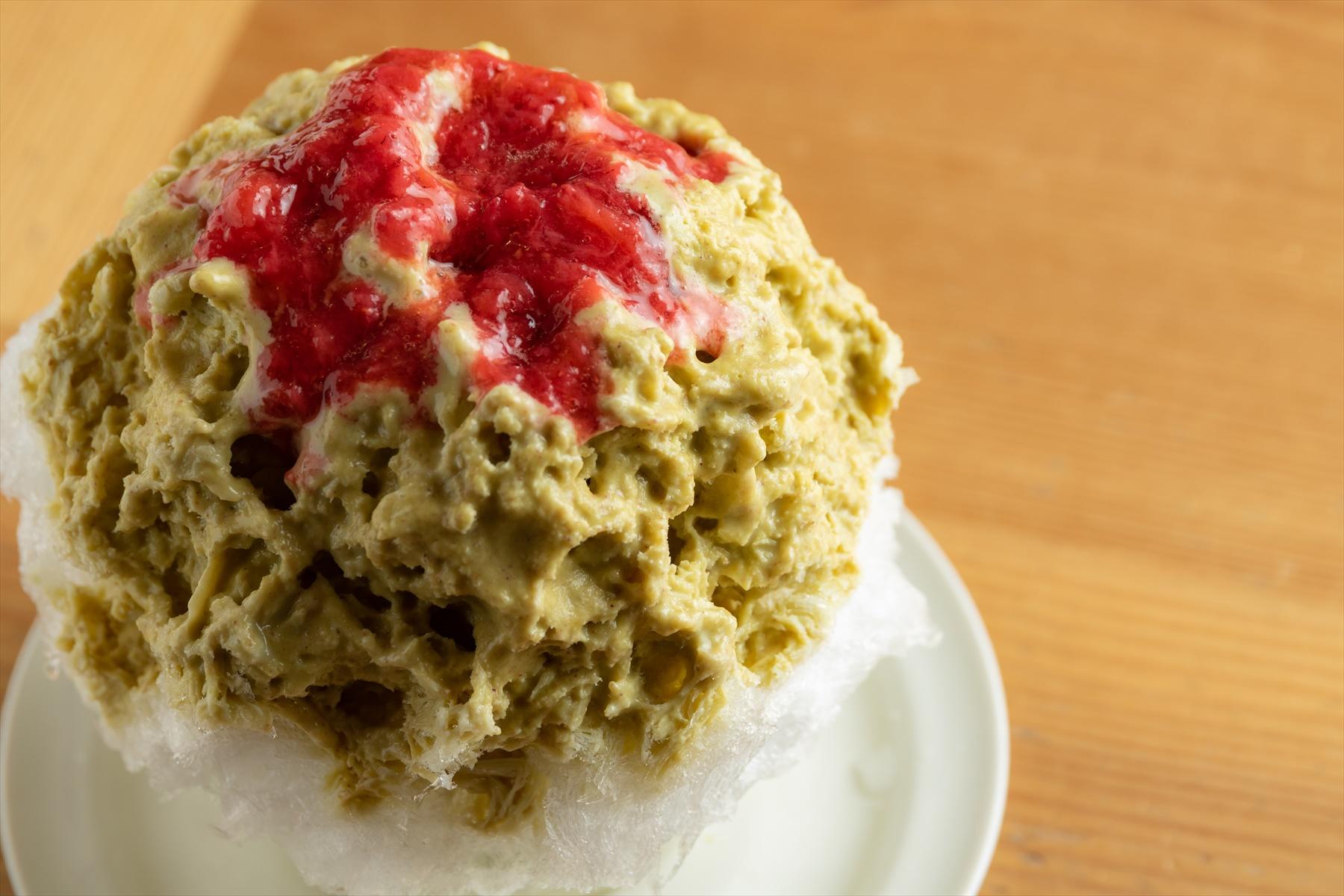 ピスタチオミルクに女峰いちご