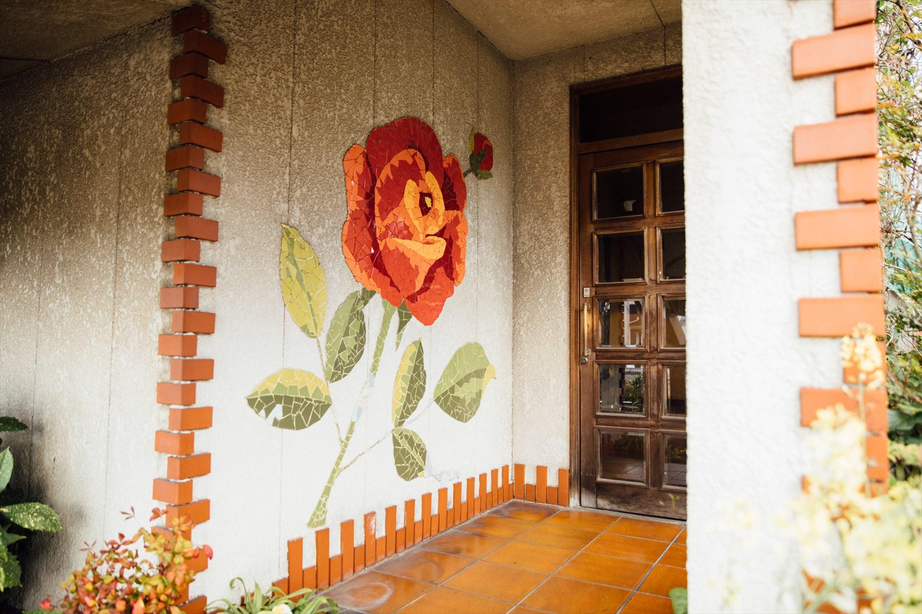 入口のタイル絵