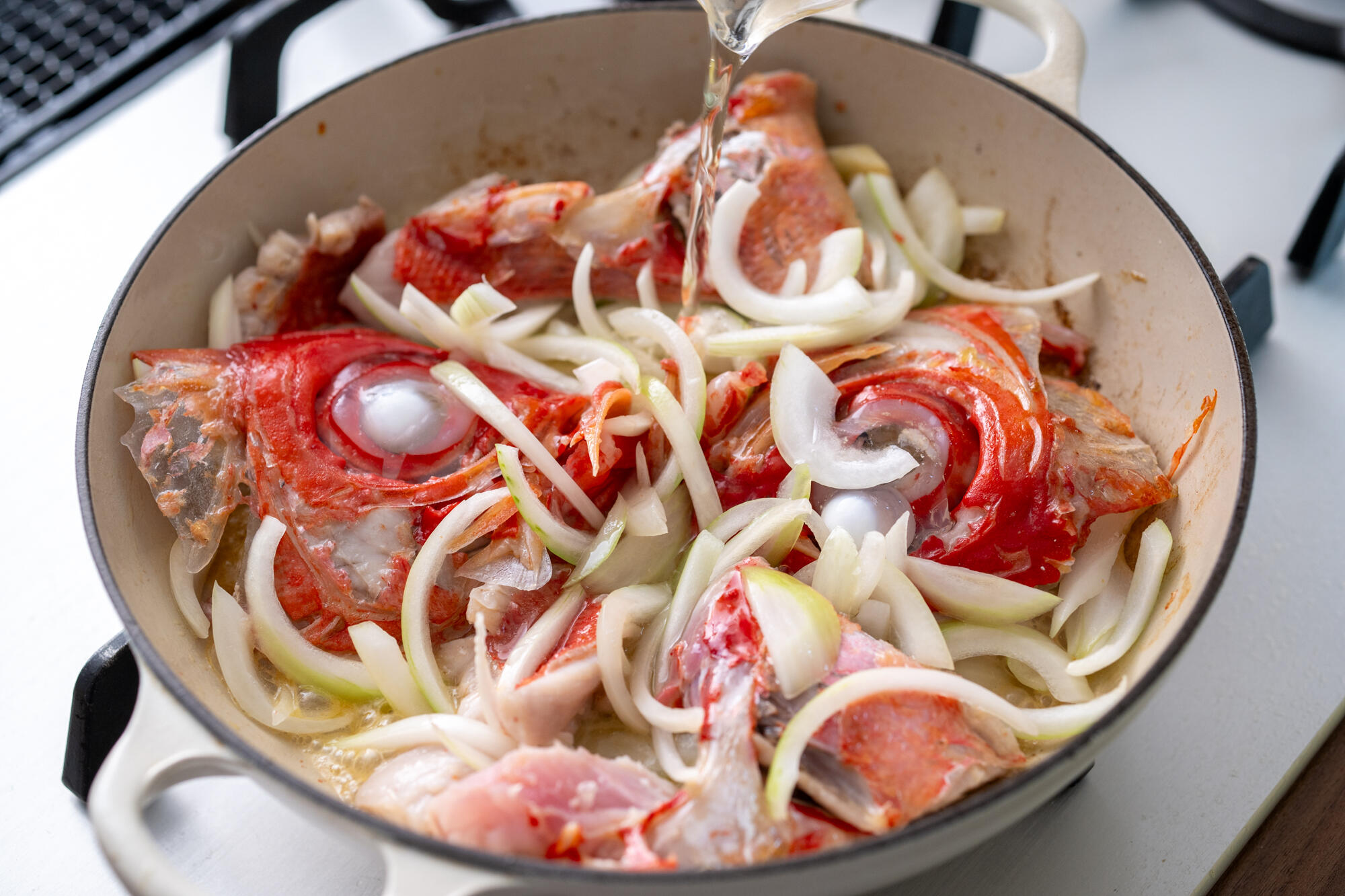 玉ねぎを加える