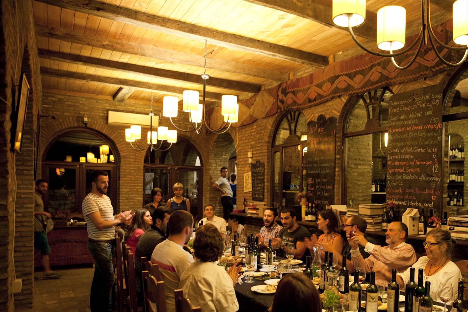 ジョージアの宴会の様子