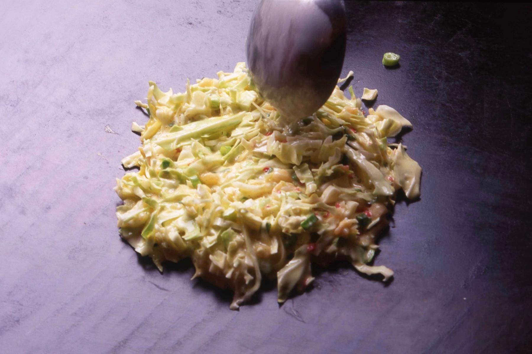 鉄板の上に広げる