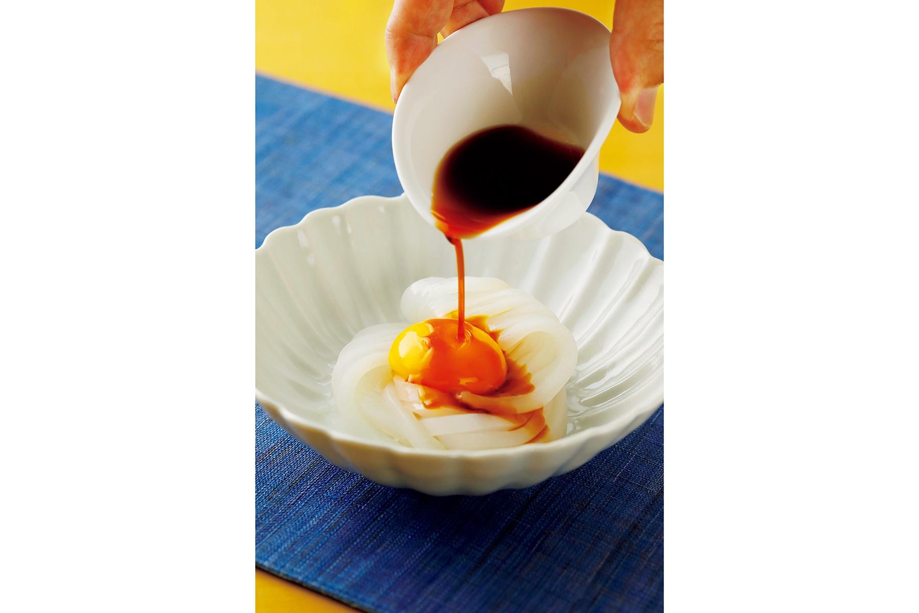 イカ刺しの黄身添え