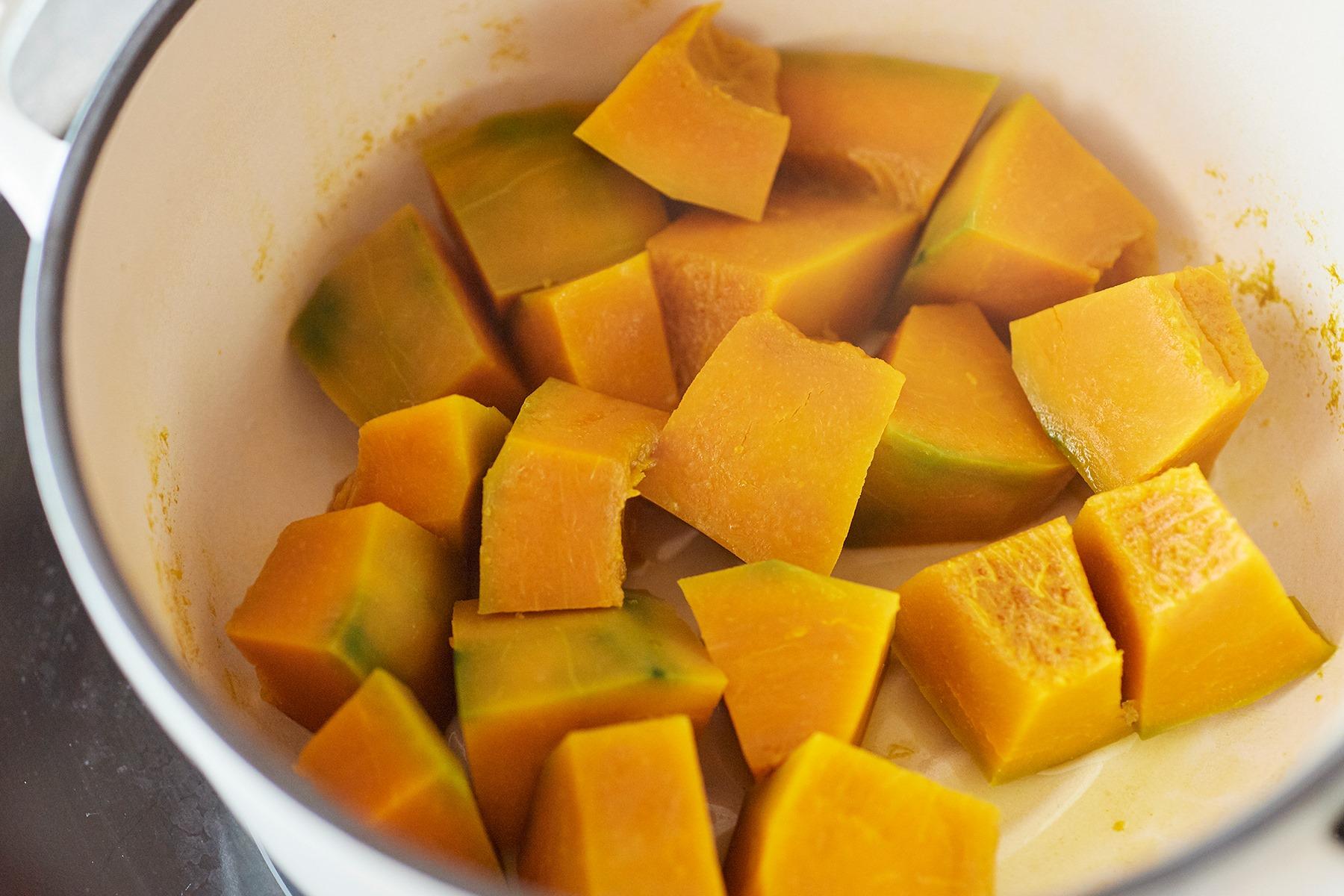 かぼちゃを煮る