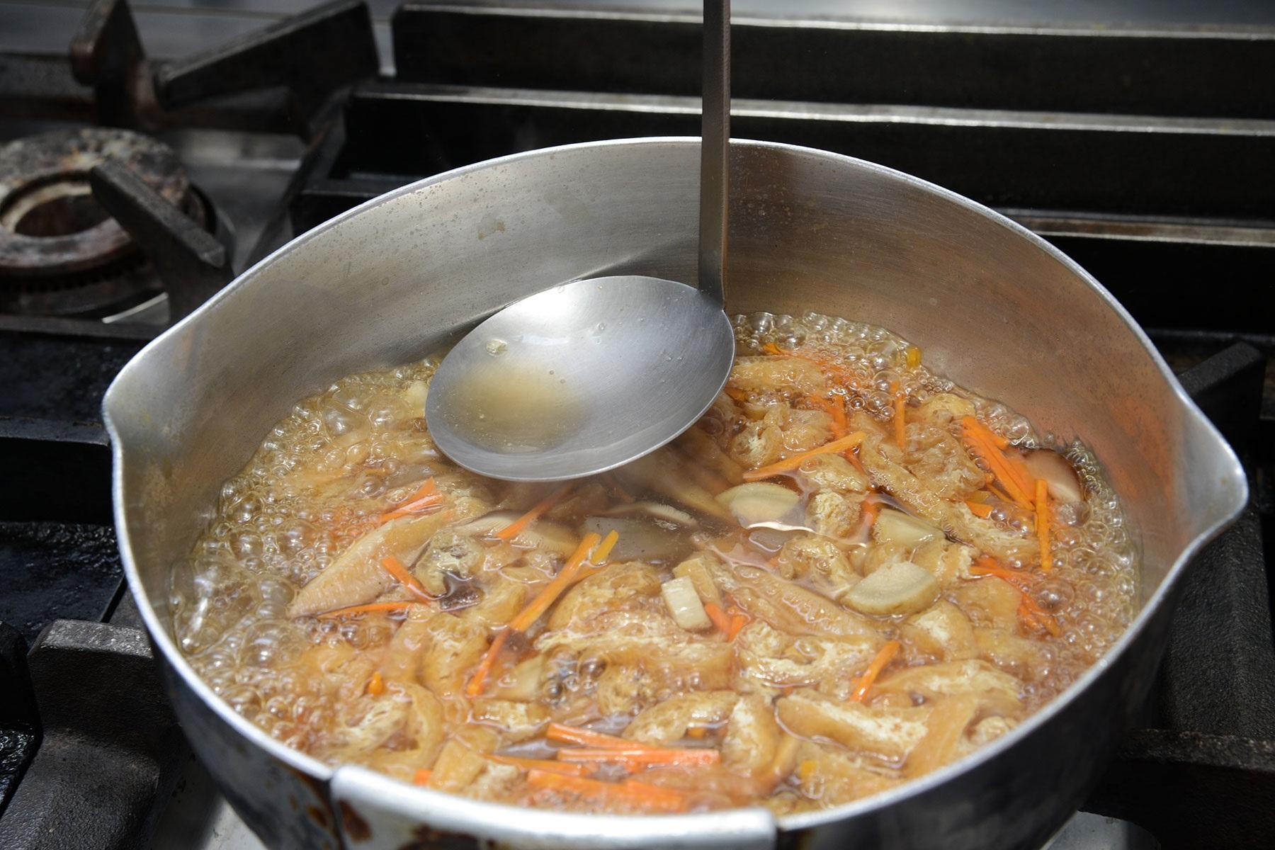 具をすべて入れて煮る