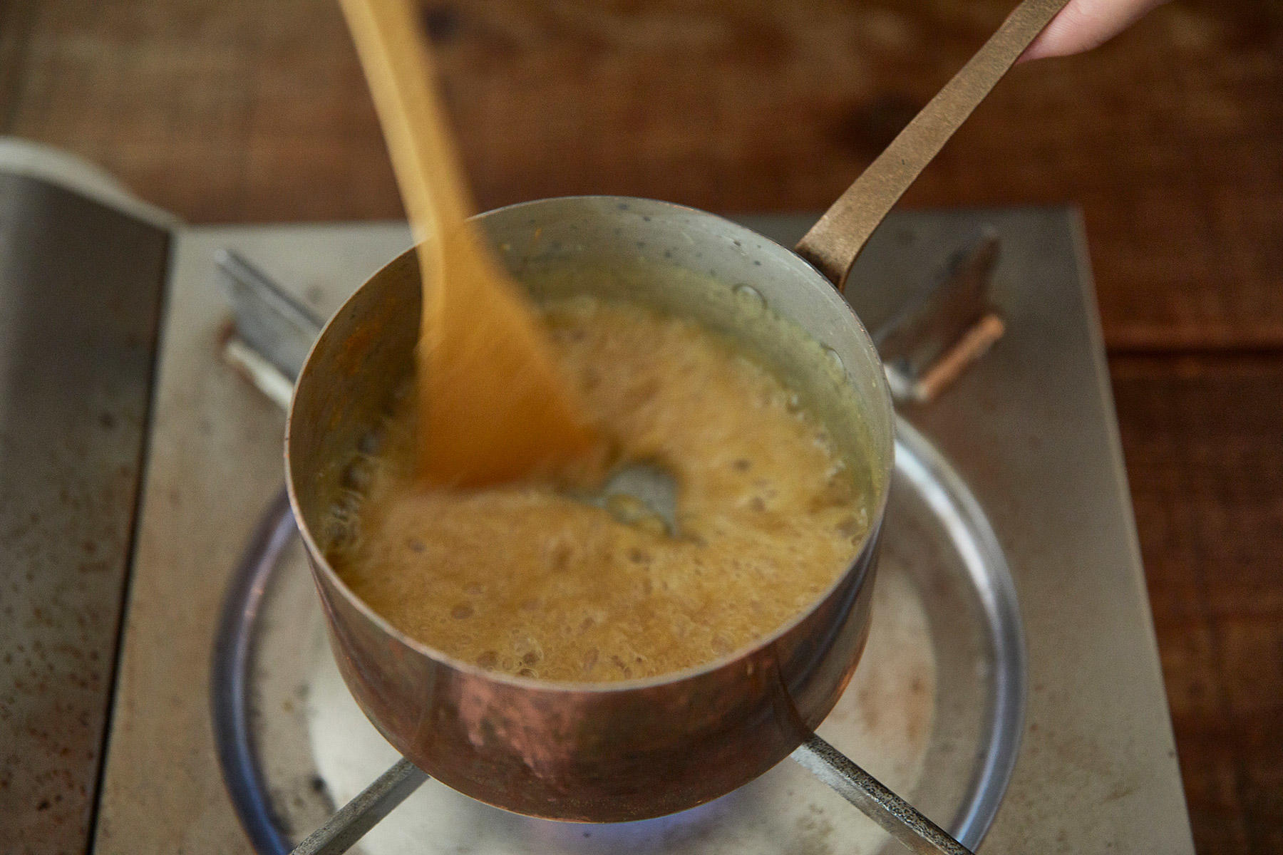 柚子味噌と鶏ひき肉を合わせる