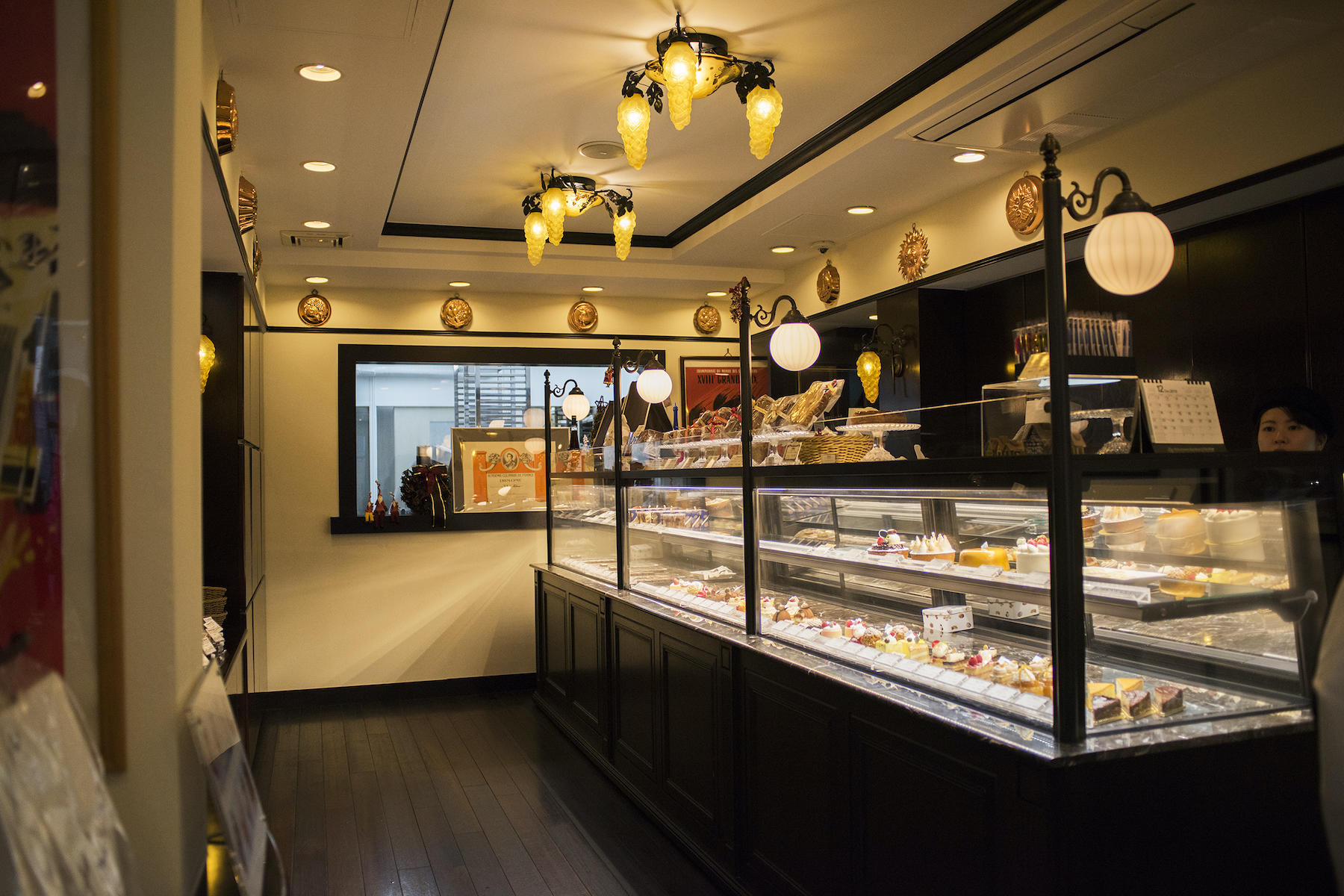 メゾン・ド・プティ・フール 本店