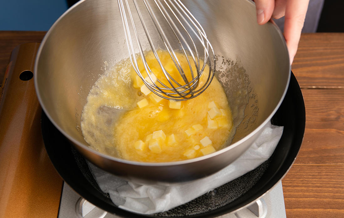 ひたすら混ぜて、とろみをつける。