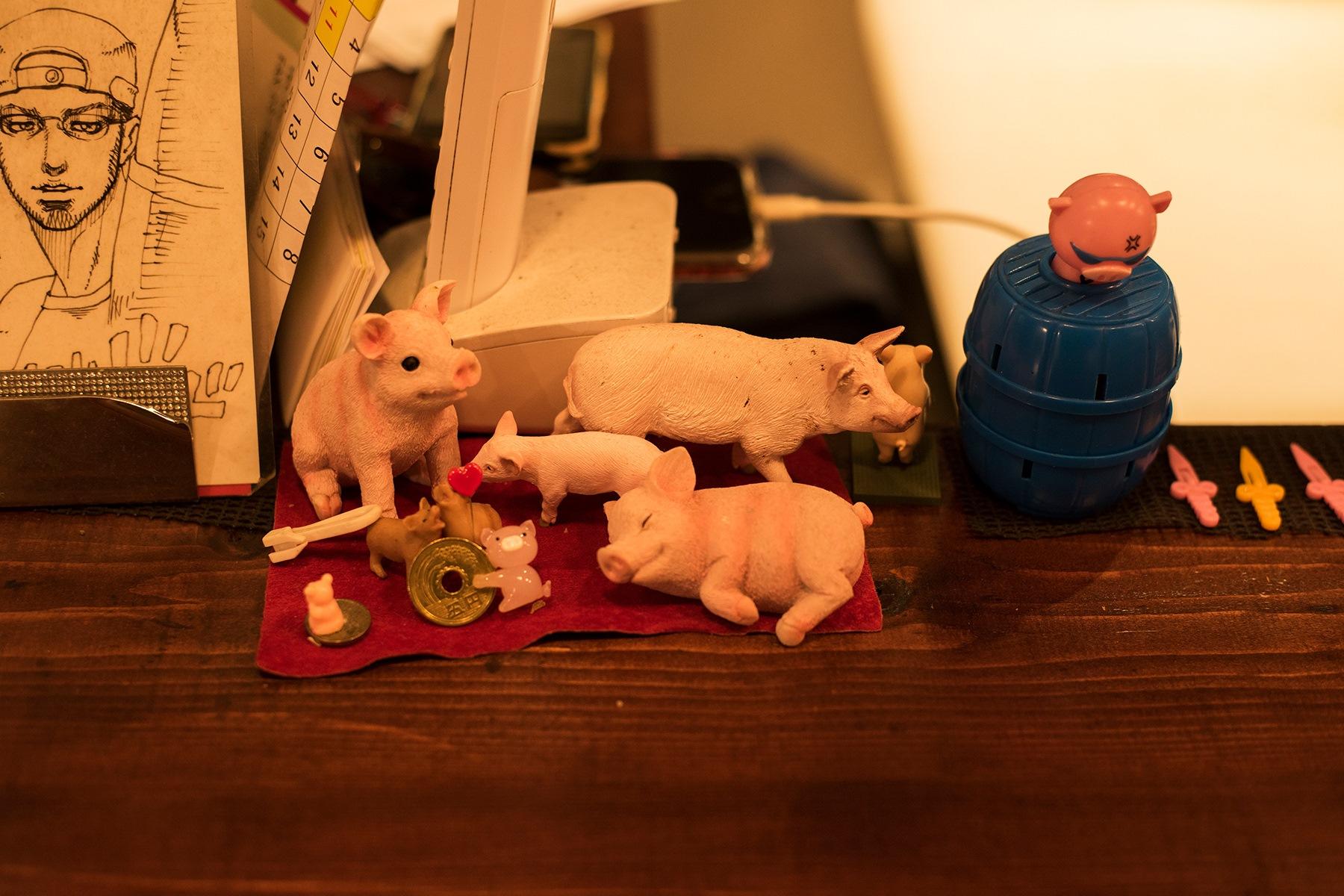豚のフィギュア