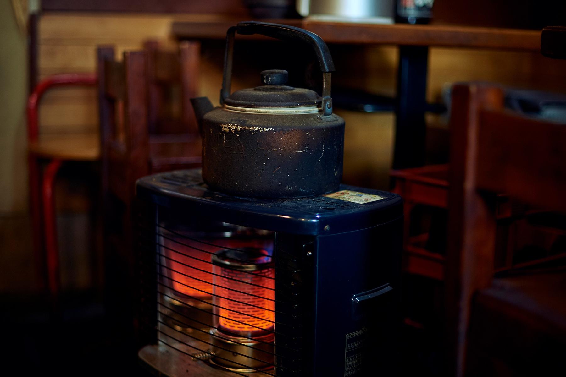 ストーブとやかん