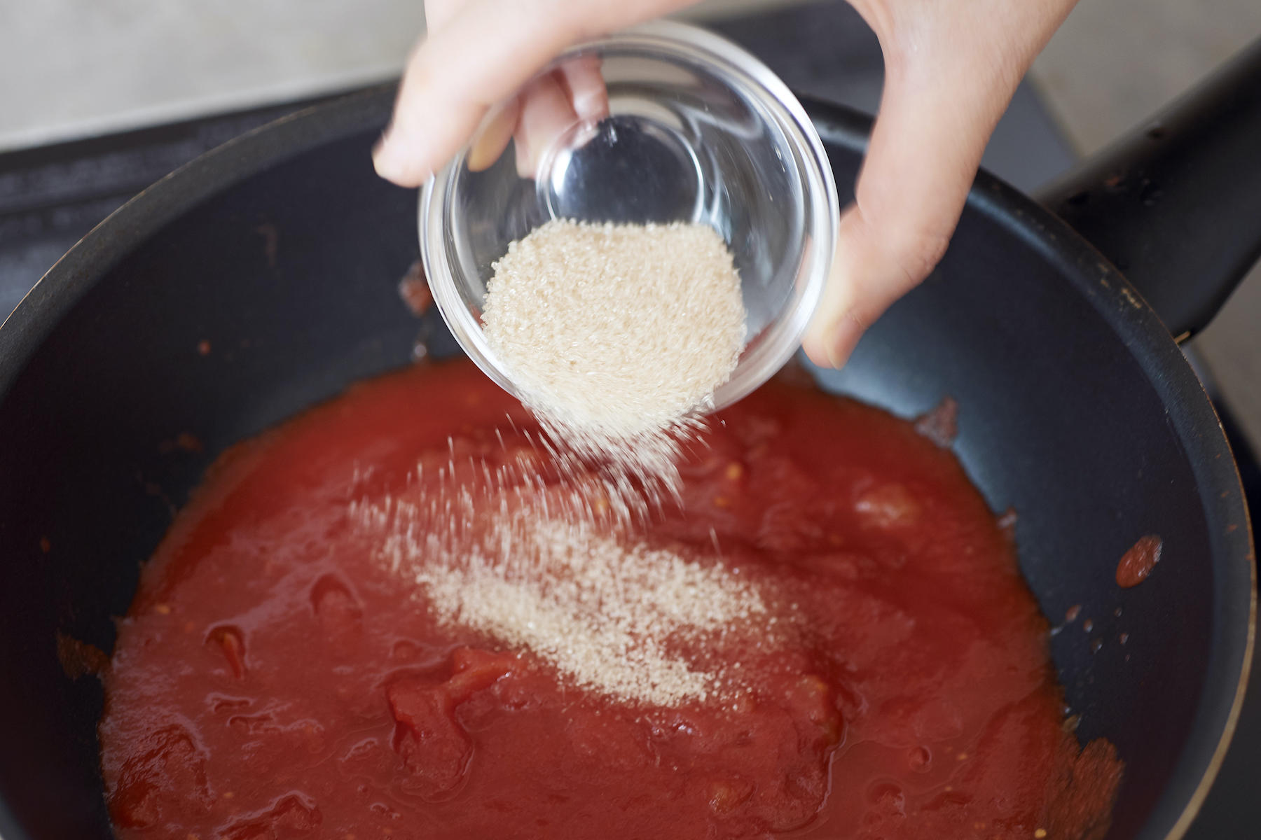 トマトを煮詰める