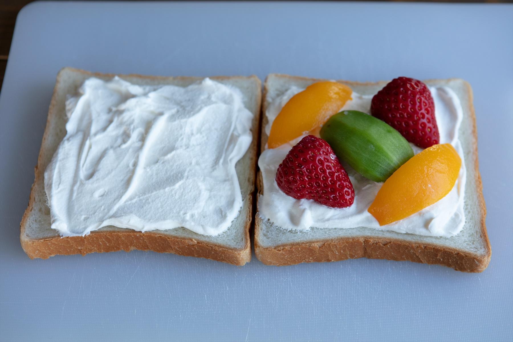 フルーツを並べる