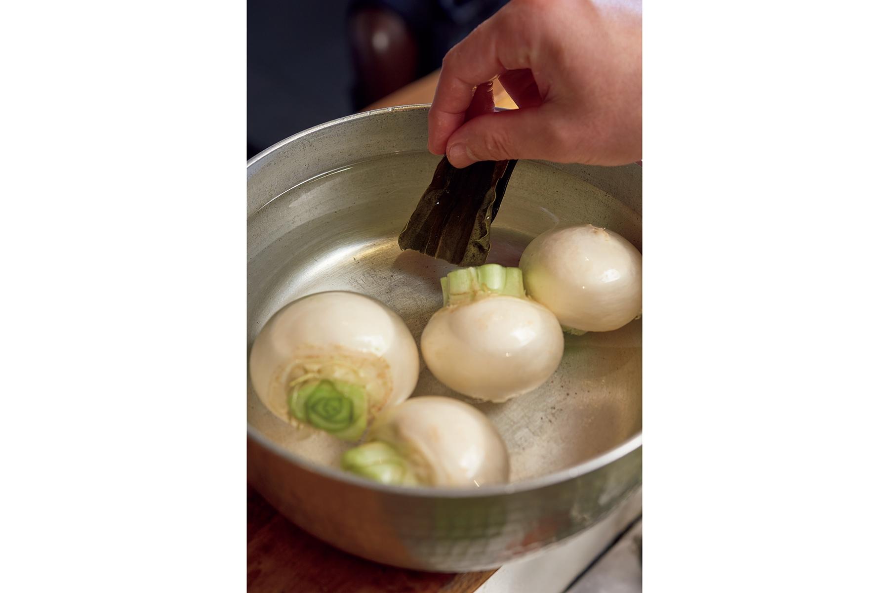 かぶと昆布を煮る