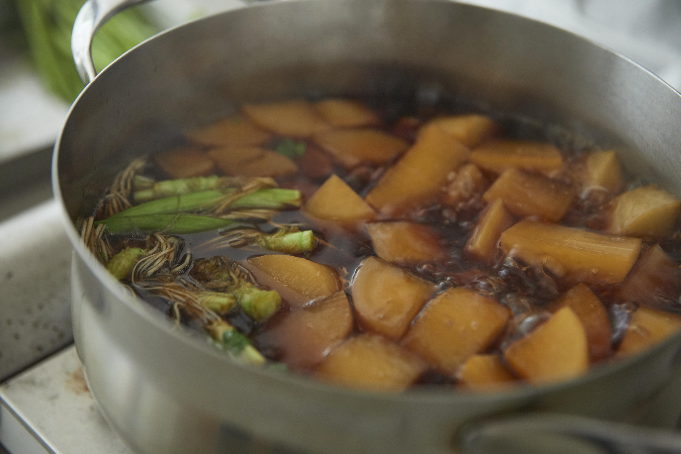セリと大根と豚肉の煮物