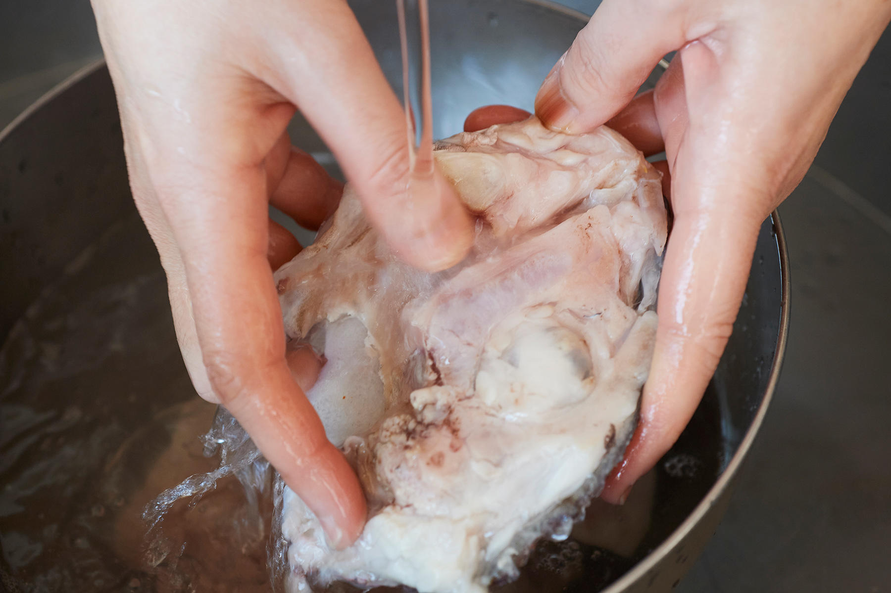 鯛の下処理をする