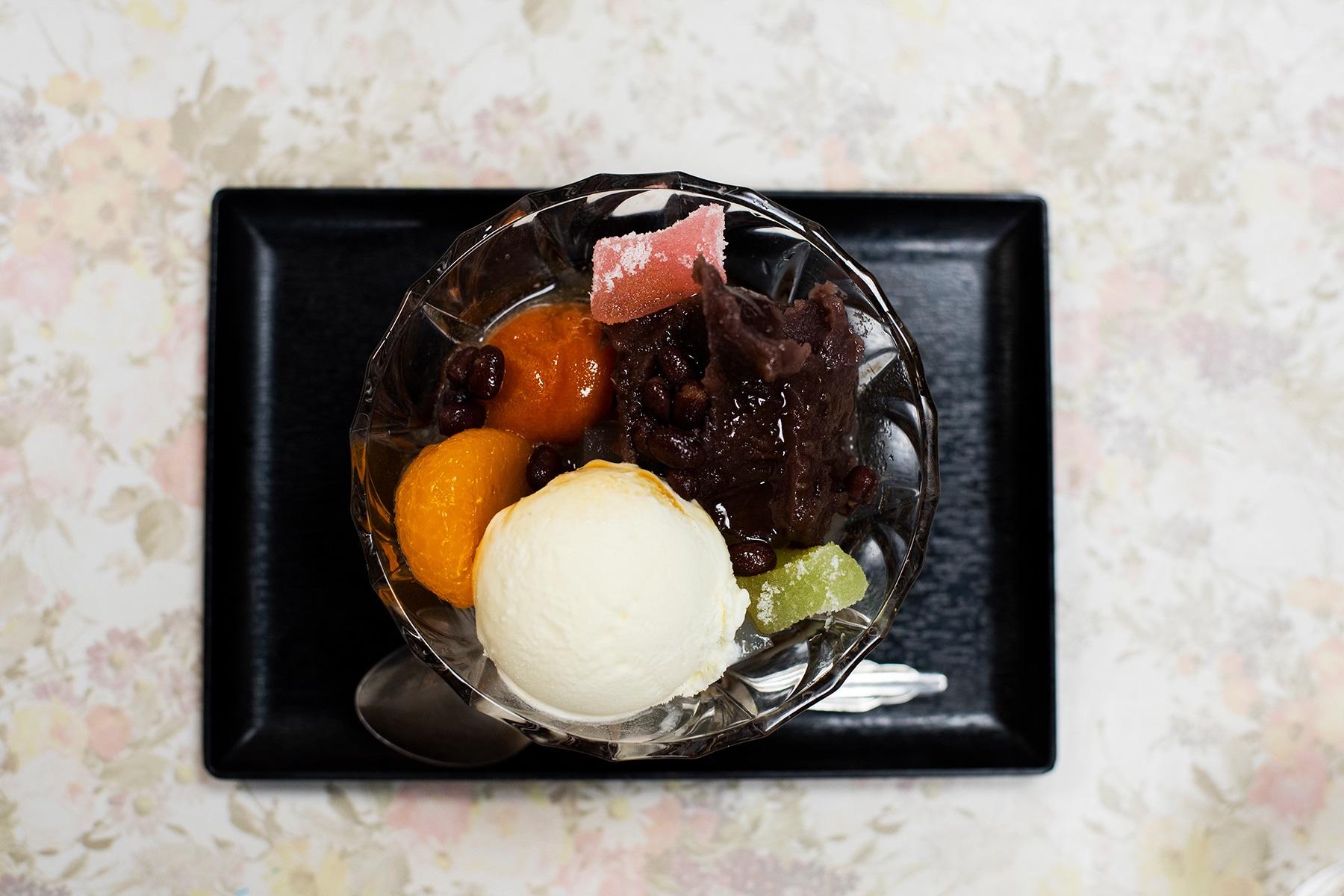 クリームあんみつ