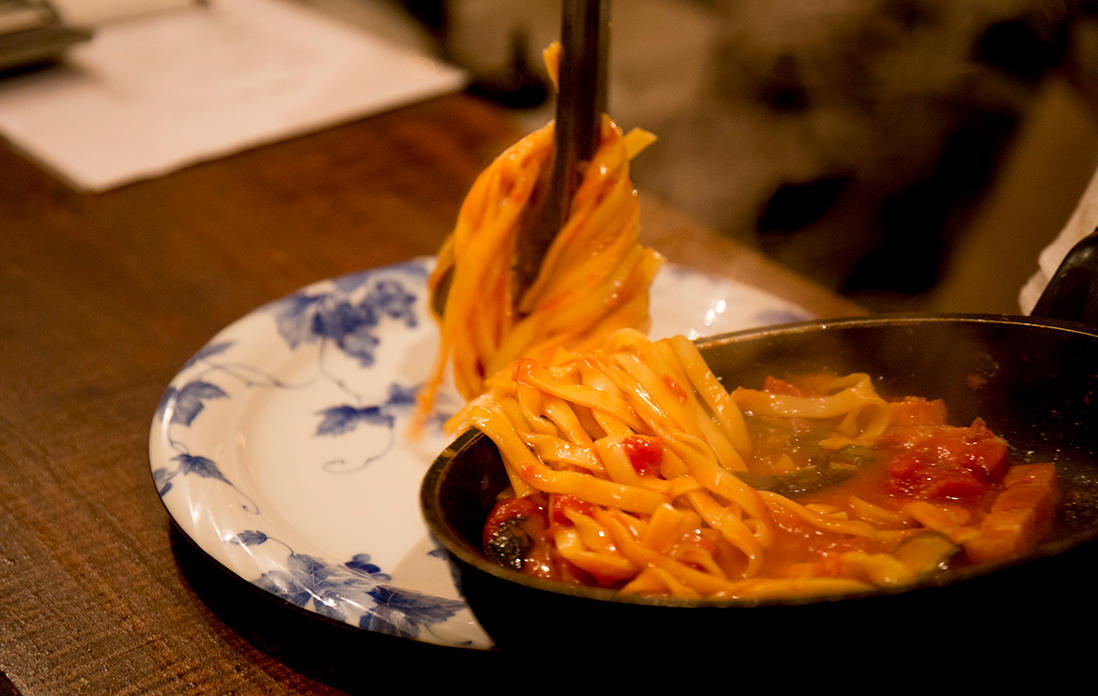 茄子とベーコンのトマトソースパスタ