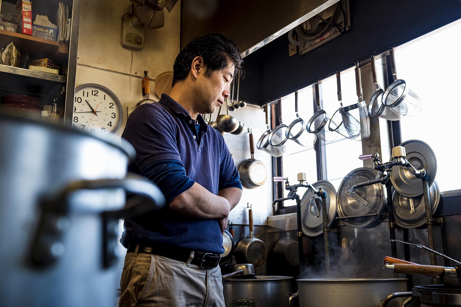 店主の小合沢健さん