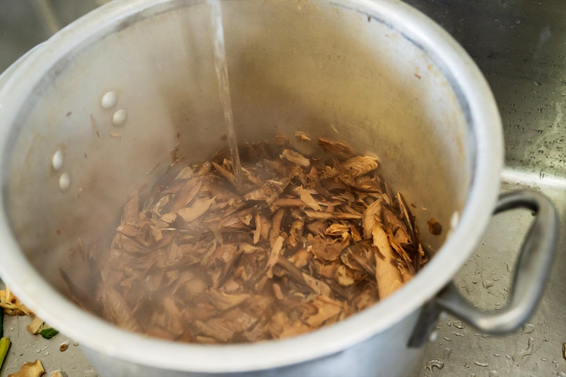 スープをとり終わった後の本枯れ節