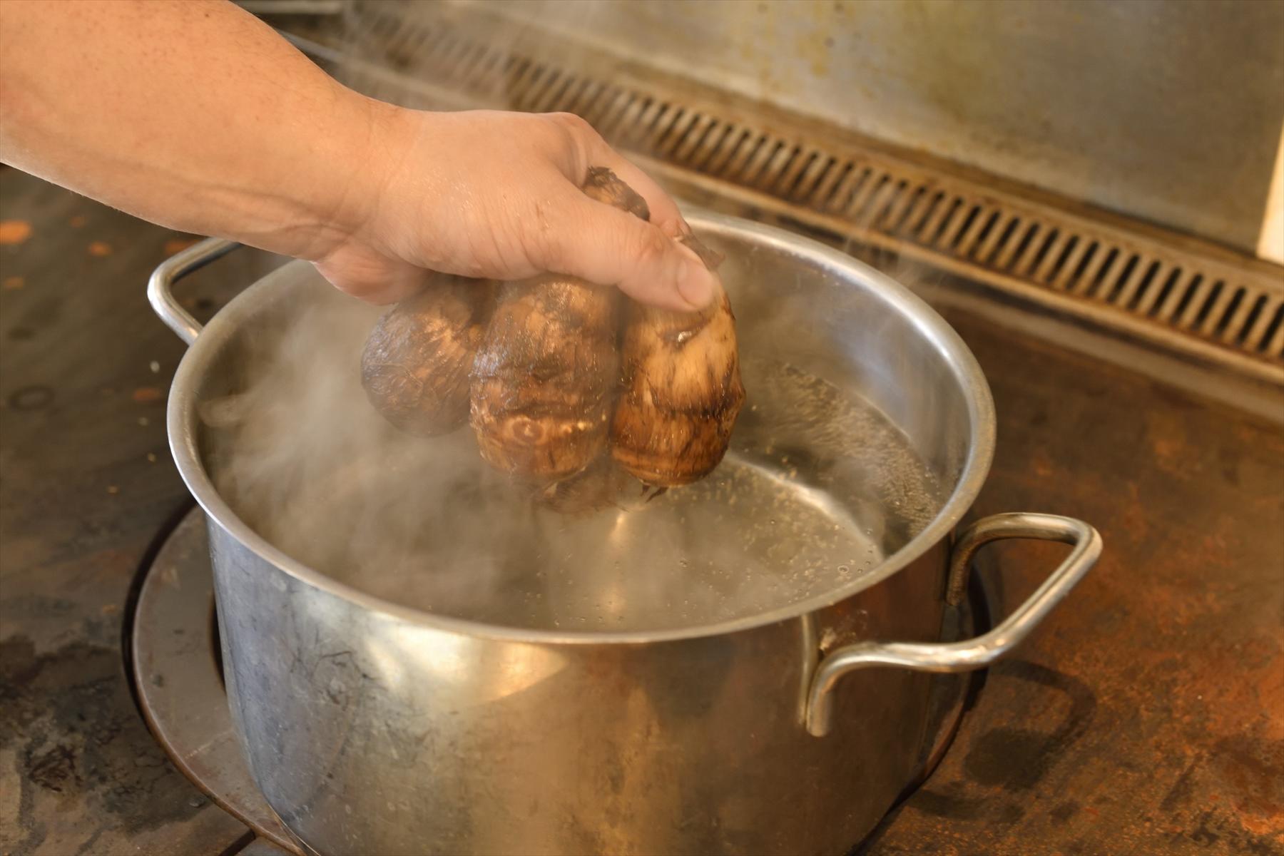 長兵衛いもの下ごしらえ