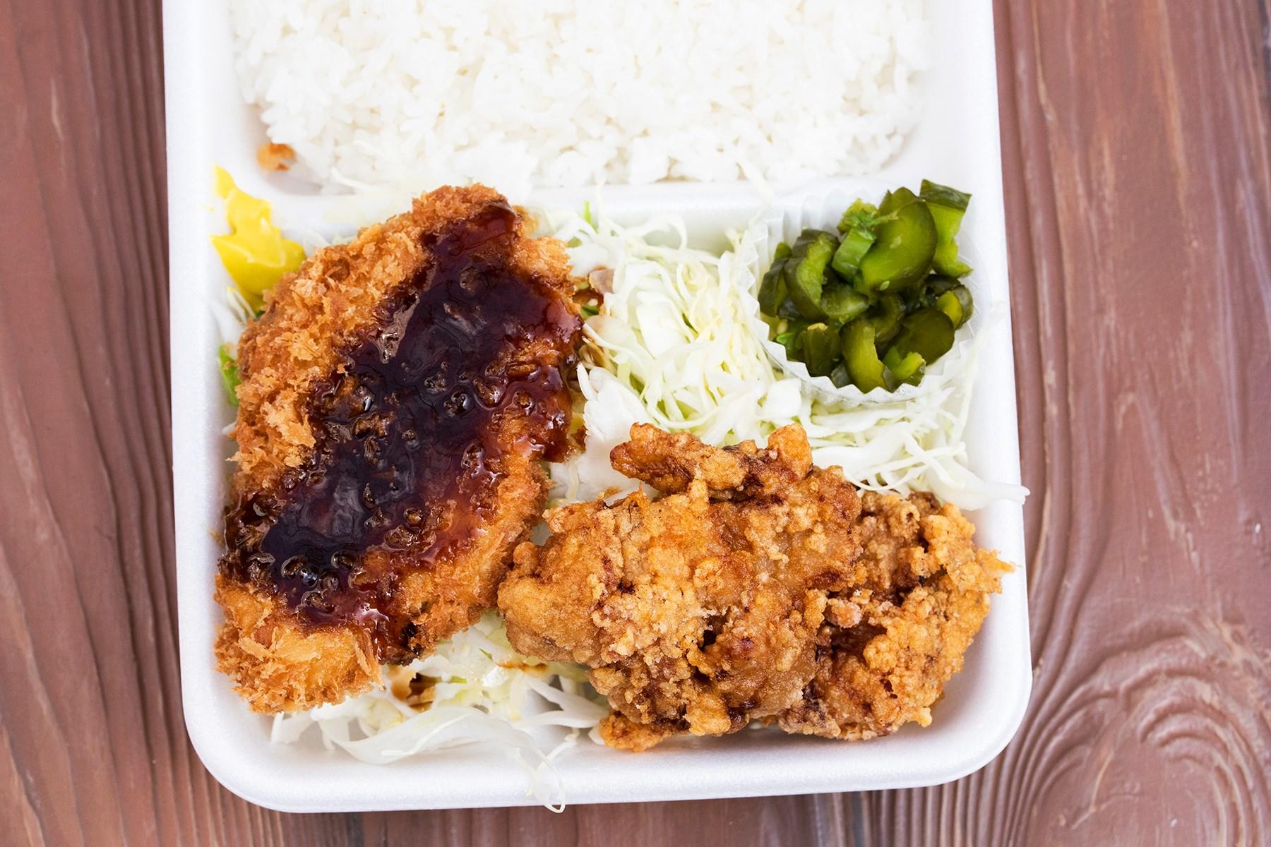 一口ひれかつとから揚げ