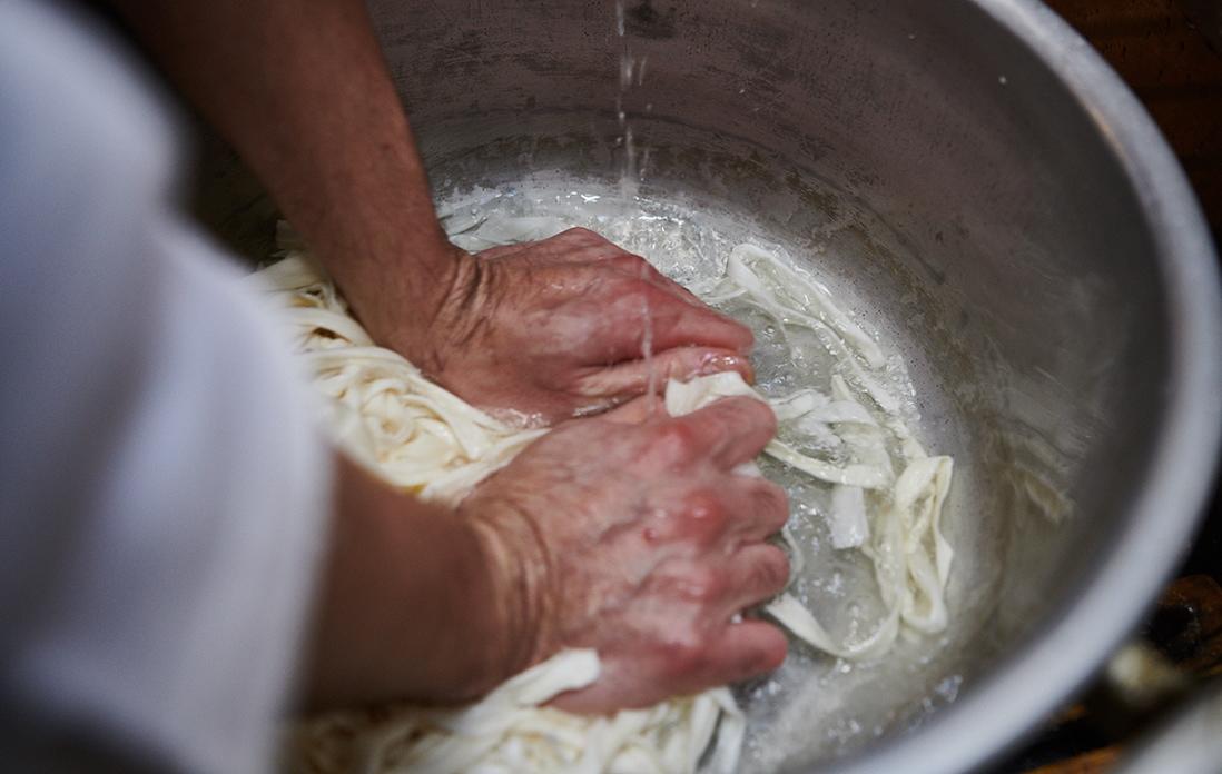 干瓢を仕込む様子